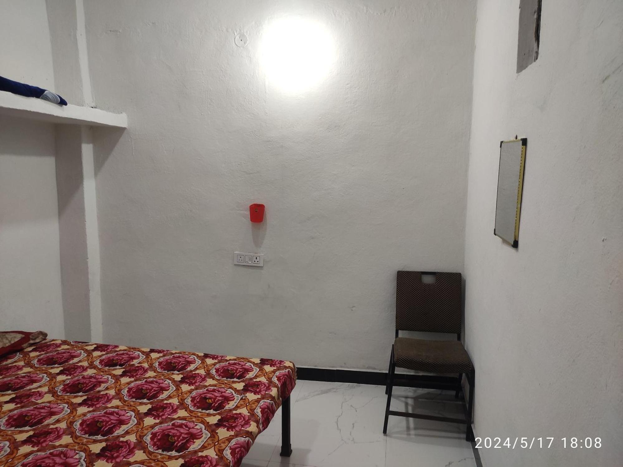 Kuber Bhandari Guest House And Hotel Sehore Room photo